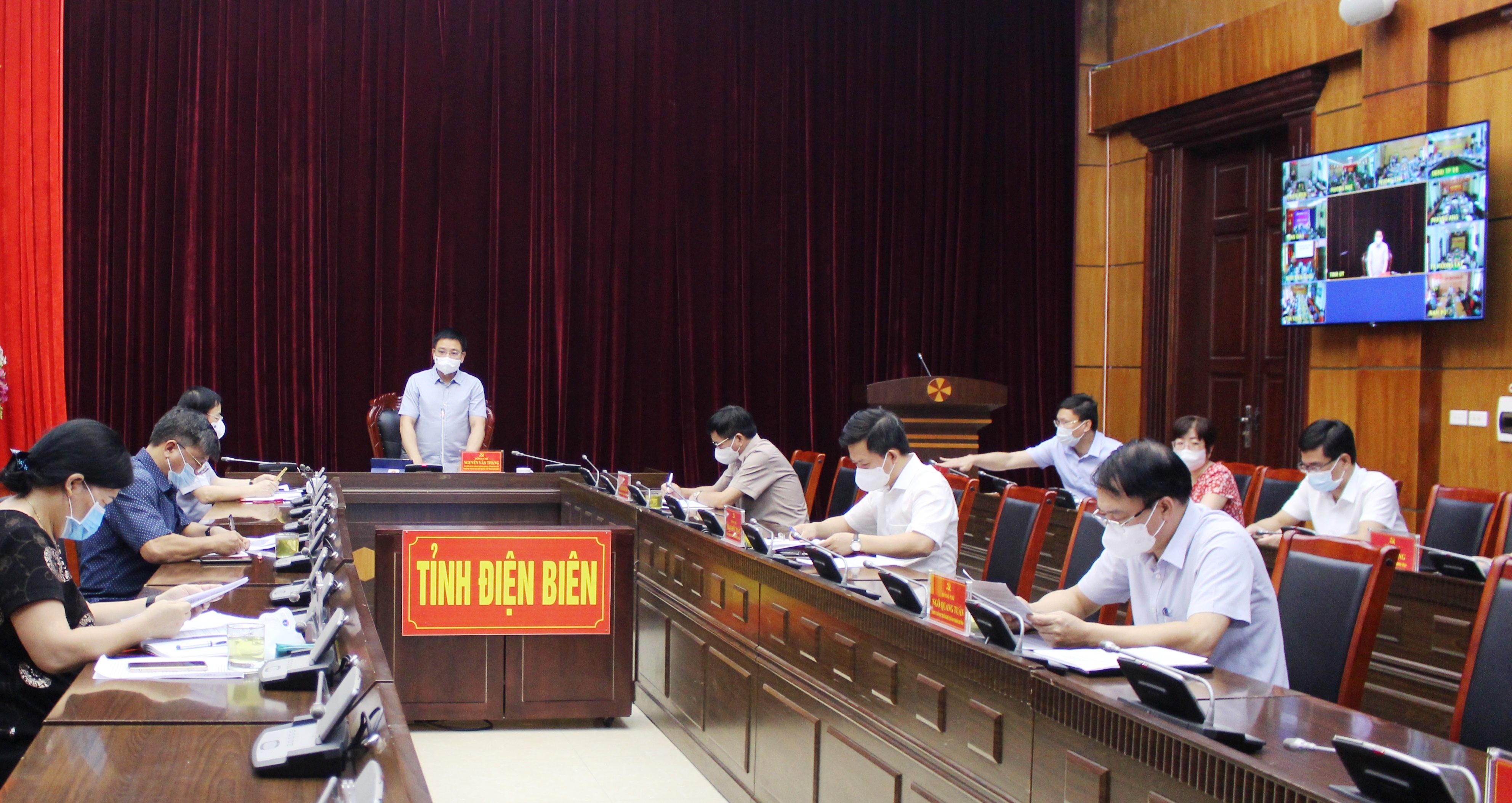 Đình chỉ công tác một hiệu trưởng vì để xảy ra 3 ca dương tính với SARS-CoV-2